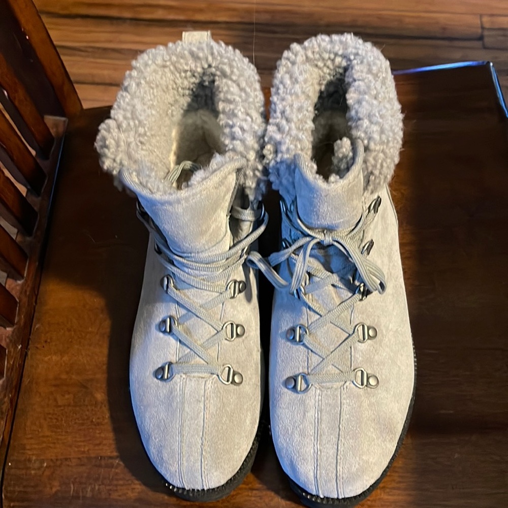 COPY - Womens UGG boots size 8
